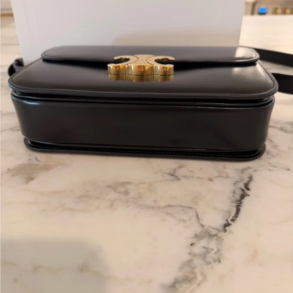 Celine Classique Triomphe bag in Shiny Calfskin with Gold Hardware - Picture 3 of 16